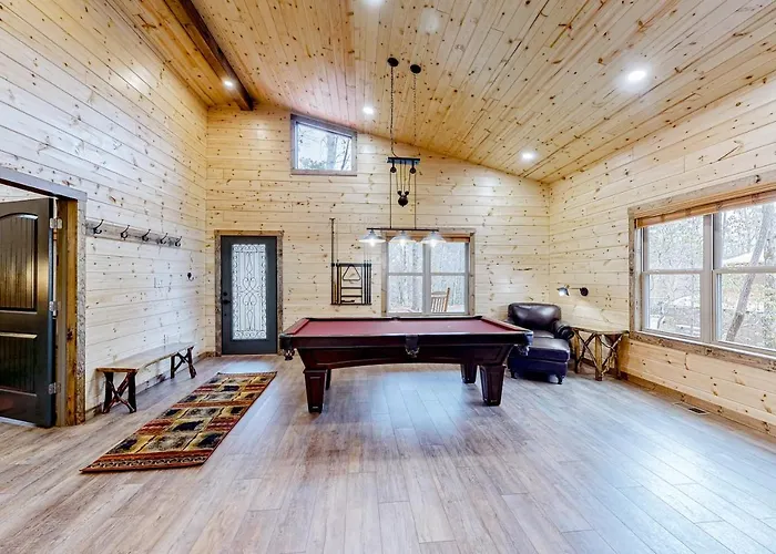 Cozy Bear Cabin #1