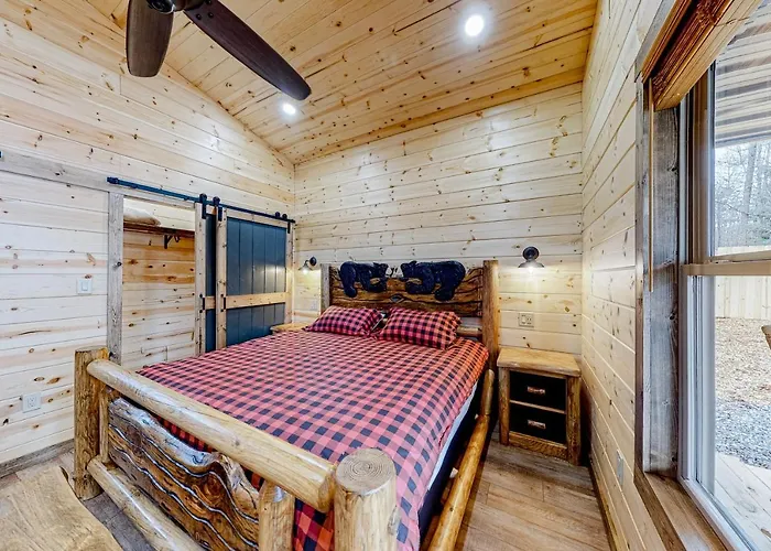 Cozy Bear Cabin #1